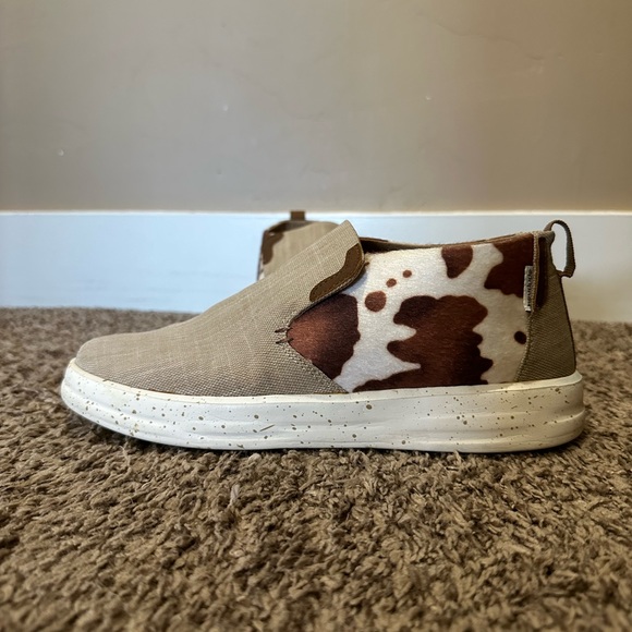 Cow print Hey Dudes - Picture 2 of 5